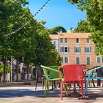 Le Castel Superbe Climatise Pour 4 Personnes Au Centre De Apartment