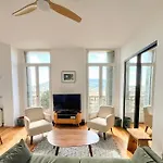 Le Castel Superbe Climatise Pour 4 Personnes Au Centre De Apartment