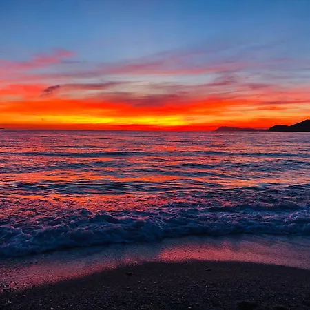Le Castel Superbe Climatise Pour 4 Personnes Au Centre De Hyères