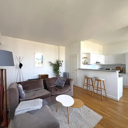 Apartament Le Castel Superbe Climatise Pour 4 Personnes Au Centre De *