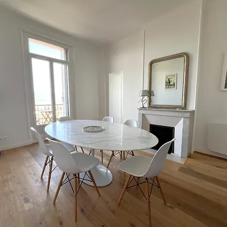 Le Castel Superbe Climatise Pour 4 Personnes Au Centre De