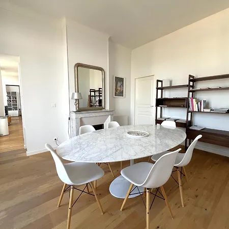 Le Castel Superbe Climatise Pour 4 Personnes Au Centre De Apartament Hyères