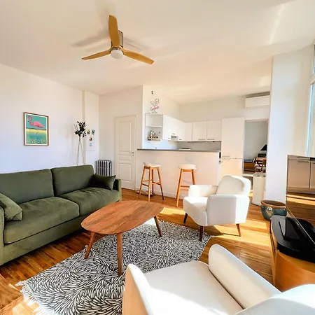 Le Castel Superbe Climatisé Pour 4 Personnes Au Centre De *