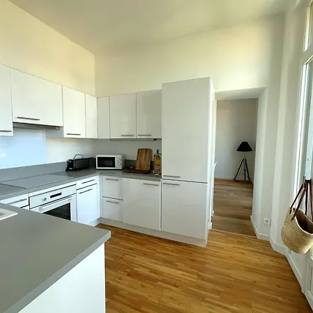 Le Castel Superbe Climatise Pour 4 Personnes Au Centre De * Hyères