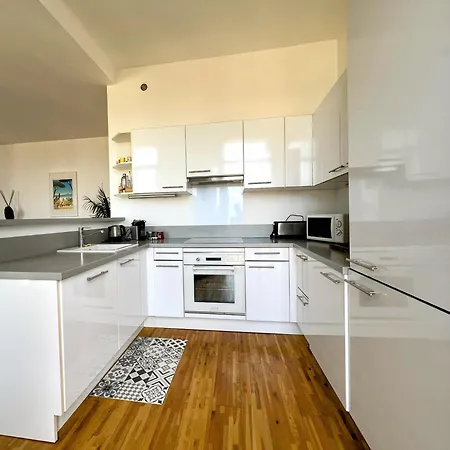 Le Castel Superbe Climatisé Pour 4 Personnes Au Centre De