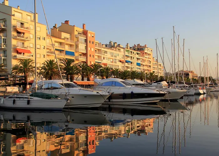 Le Castel Superbe Climatise Pour 4 Personnes Au Centre De Апартаменти Єр