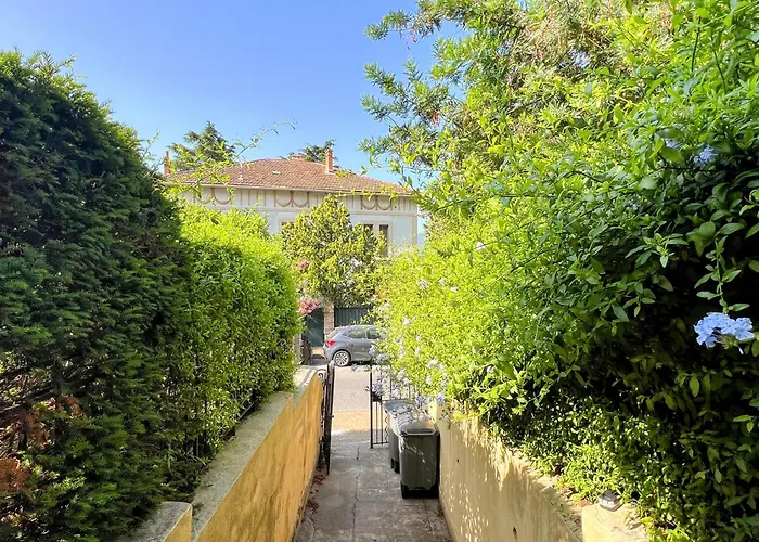 Le Castel Superbe Climatise Pour 4 Personnes Au Centre De