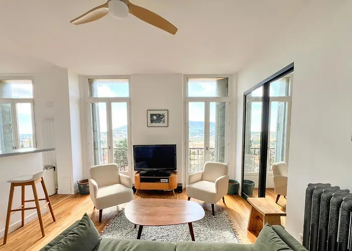 Le Castel Superbe Climatise Pour 4 Personnes Au Centre De Апартаменти