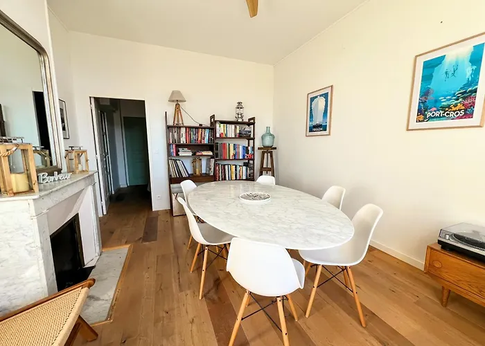 Le Castel Superbe Climatise Pour 4 Personnes Au Centre De