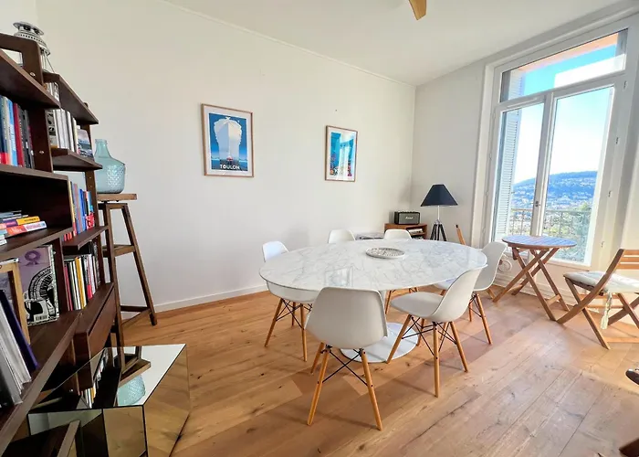 Апартаменти Le Castel Superbe Climatise Pour 4 Personnes Au Centre De *