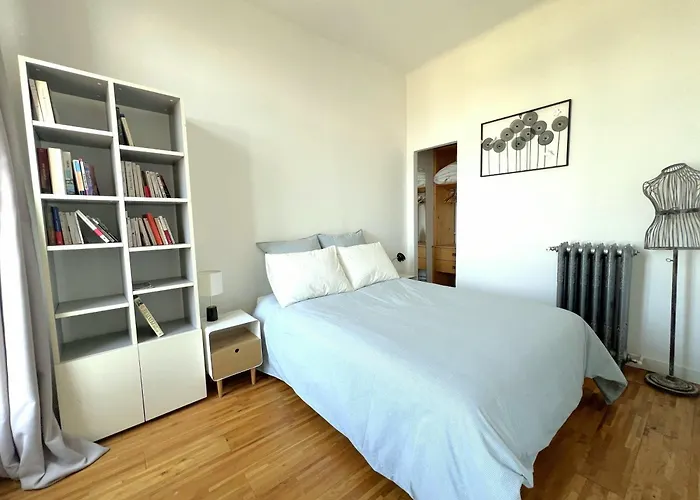 Le Castel Superbe Climatise Pour 4 Personnes Au Centre De Єр