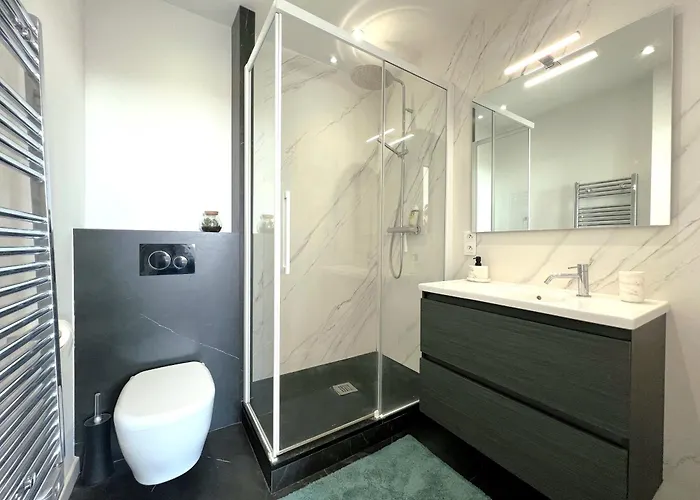 Le Castel Superbe Climatise Pour 4 Personnes Au Centre De Апартаменти *